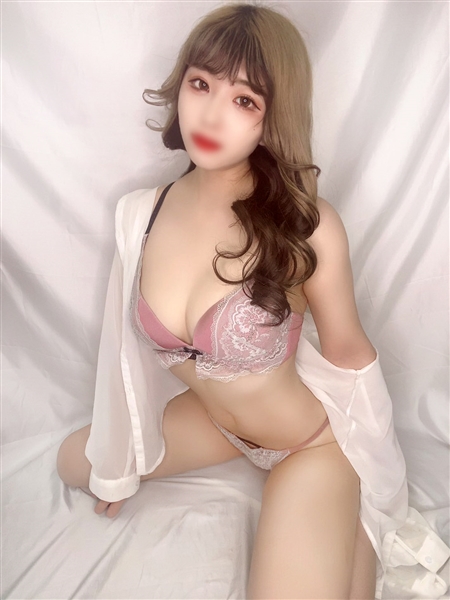 りりこ (26) 禁断のメンズエステ R-18 梅田店