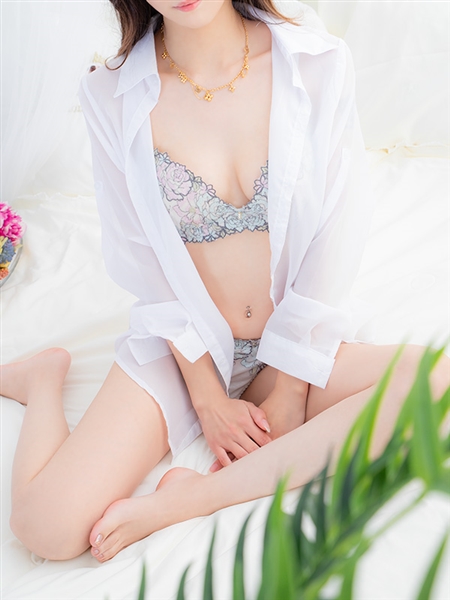 泉まいら(23) 禁断のメンズエステR18 堺・南大阪店の写真4枚目 (岸和田発/回春エステ)